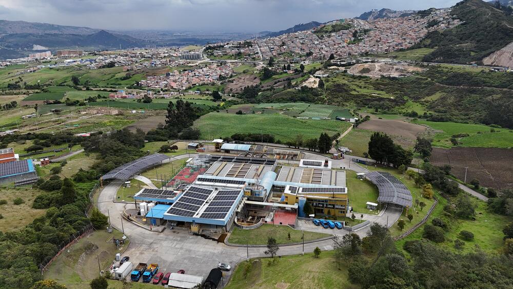 Transición energética en marcha: comunidad de Usme se beneficia con primer sistema solar del Acueducto de Bogotá